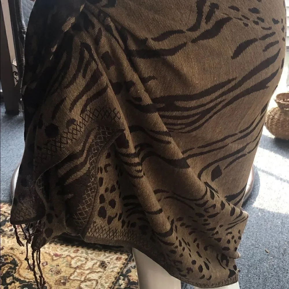 Kasper versatile wrap/scarf . Reversible